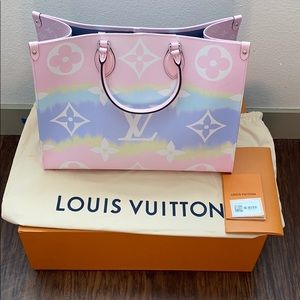 Louis Vuitton Escale Onthego GM mint condition